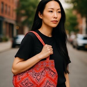 Vera Bradley Mesa Red Bandana‎ Paisley Tote Bucket Hobo Handbag Purse EUC